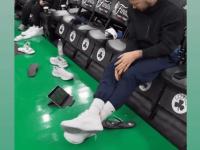 心系祖国！东契奇征战NBA总决赛不忘欧洲杯 训练间隙观战